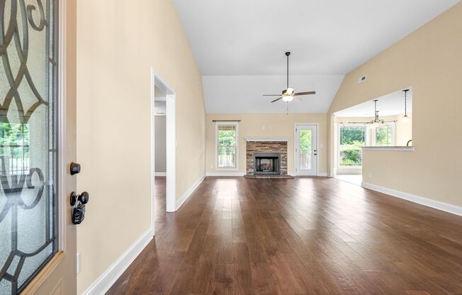 3 Bedroom 2 Bath Home For Rent Near Post!