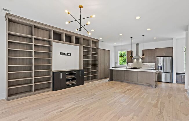 1242 2 AVE S