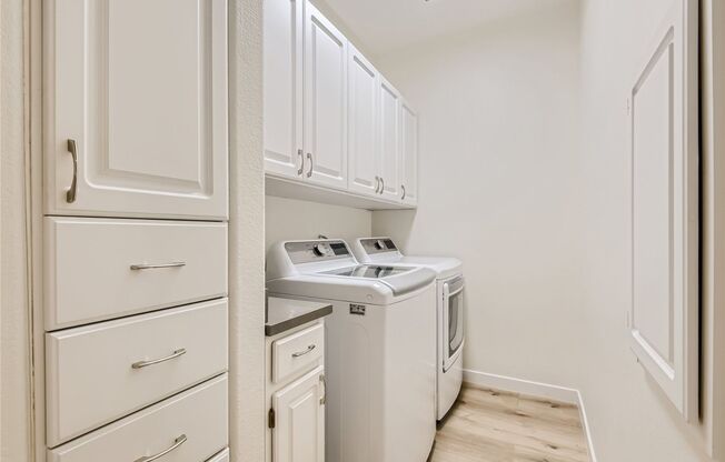 3 beds, 2 baths, $2,375, Unit Unit #103