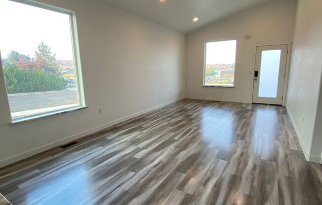 Nearly new 2 bedroom with garage
