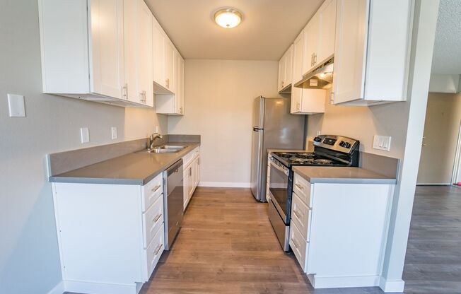 2 beds, 1 bath, $2,050