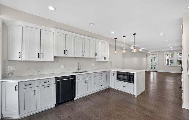 Available Now! 3 Bed 3.5 Bed in Brightwood Park // Petworth