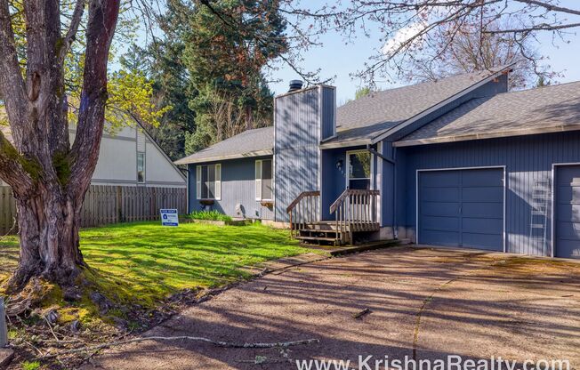 Charming 3 Bedroom | 2 Bathroom Duplex | Private Backyard | Near Washington Square Mall
