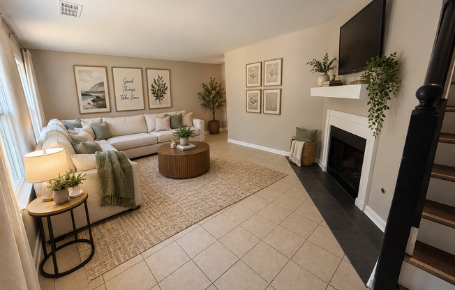 Spacious 3 Bed 2.5 Bath Townhome in Marietta!