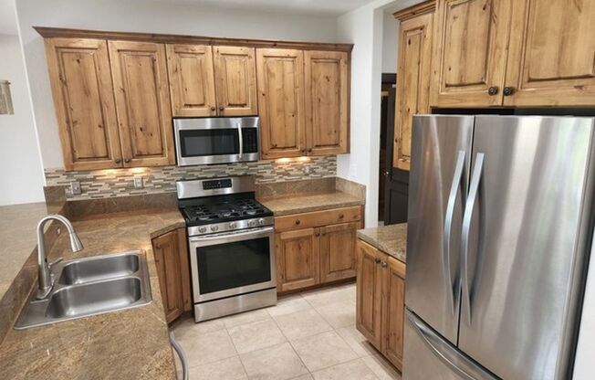 Centrally Located Light and Spacious 2 BR Condo in Park City