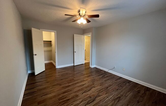 2 beds, 1 bath, $850, Unit 51