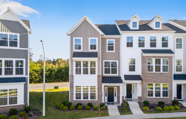 335 CHESAPEAKE CMNS ST