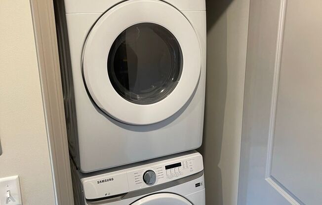 Studio, 1 bath, 384 sqft, $1,150, Unit 313