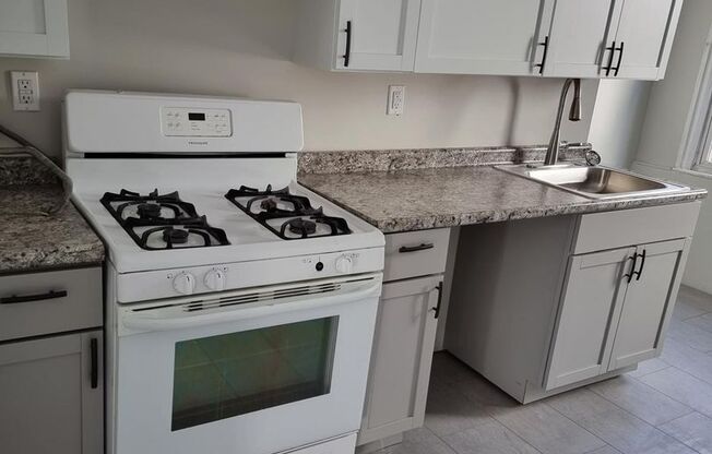 2 beds, 1 bath, $1,495