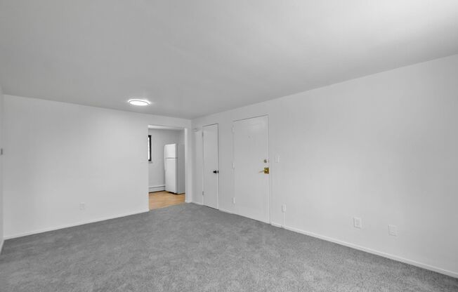 2 beds, 1 bath, 850 sqft, $949, Unit 10601 Lindberg Ave. A3- Apt. 3