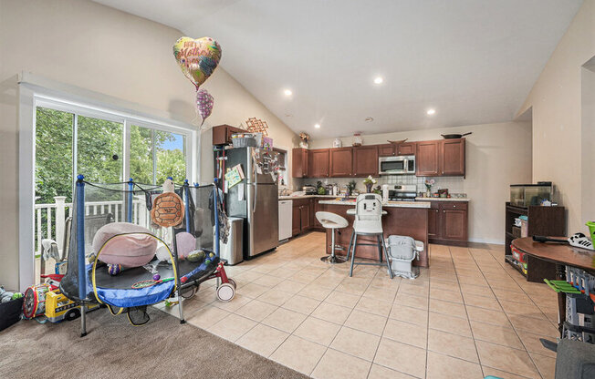 914 SWEET ST NE