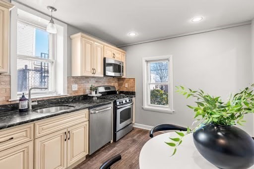 93 BELLINGHAM AVE