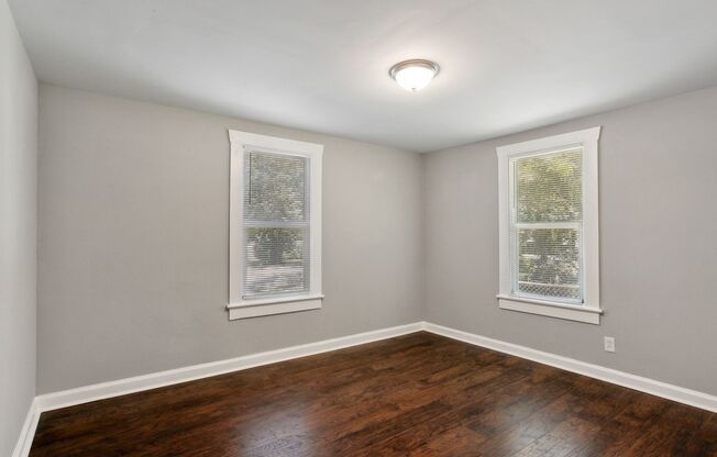 Large 3BR/2BA Home Walking Distance to Daffin Park