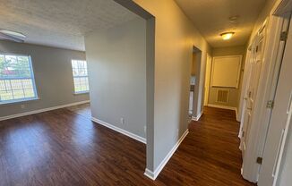 2 beds, 1 bath, 730 sqft, $775, Unit B10