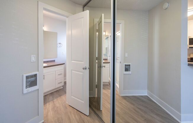 Studio, 1 bath, 329 sqft, $2,095, Unit 50-04
