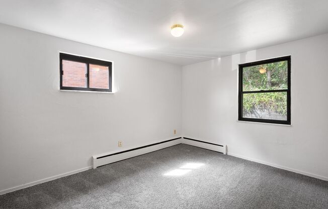 10601 - 10615 Lindberg Avenue (Melvin Court Complex)