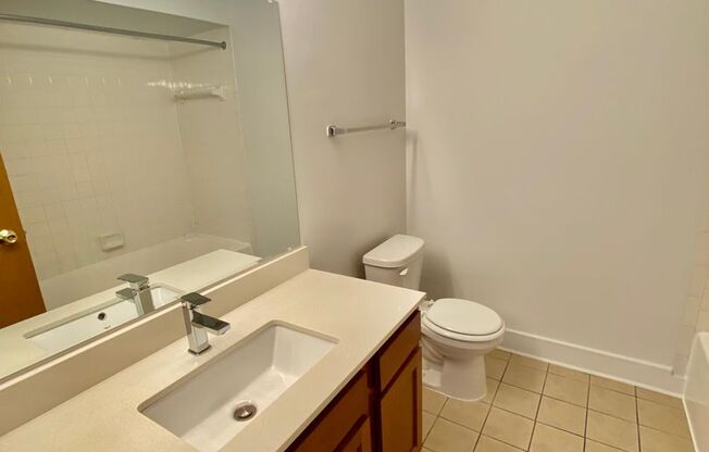 2 beds, 1 bath, 1,000 sqft, $1,295, Unit 619 Flint Rd. #5
