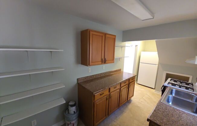 2 beds, 1 bath, $965