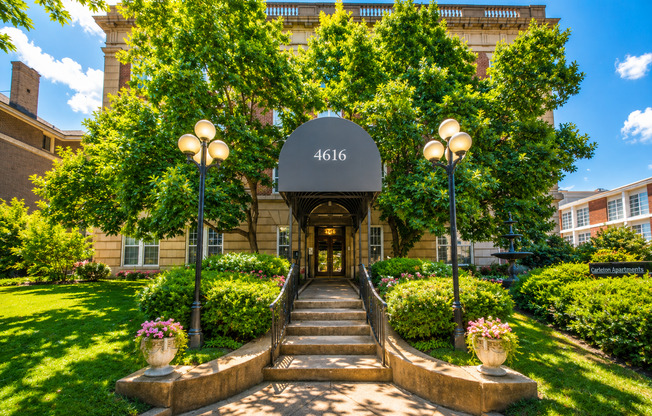 Studio, 1 bath, 420 sqft, $1,135, Unit 211