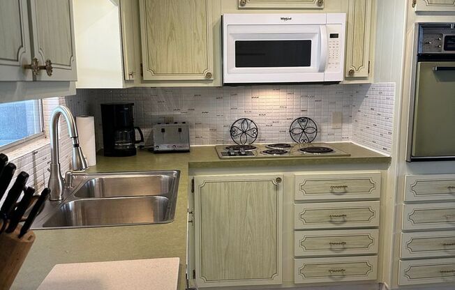 Near the beaches, Beautifully Furnished 2 Br, 2Ba, 55+ Community in Nokomis