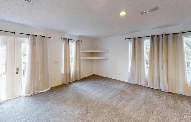 3 beds, 2 baths, 2,043 sqft, $1,700