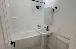 Studio, 1 bath, $1,371