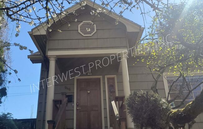 SPACIOUS & CHARMING 3BED+BONUS W/ HARDWOODS & FENCED YARD!