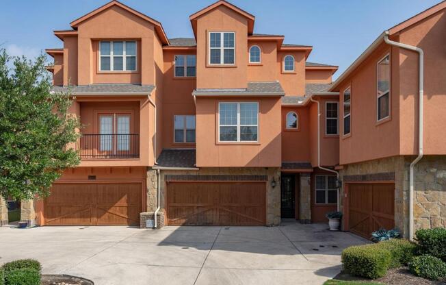 2640 VENICE DR