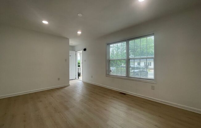 Newly Remodeled 3BR/1.5BA Duplex in Huntersville