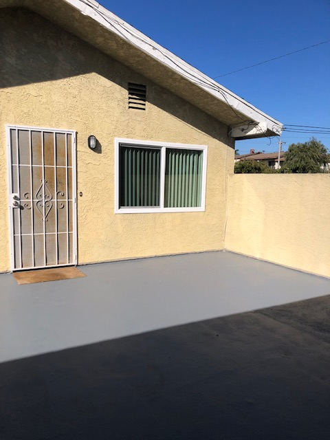 2 beds, 1 bath, 1,080 sqft, $3,300