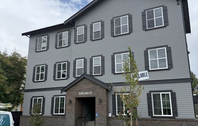 NOW LEASING Brand New 3-Bedroom Apartments Near WWU