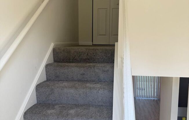 3 beds, 1 bath, 1,000 sqft, $1,800, Unit 145HS