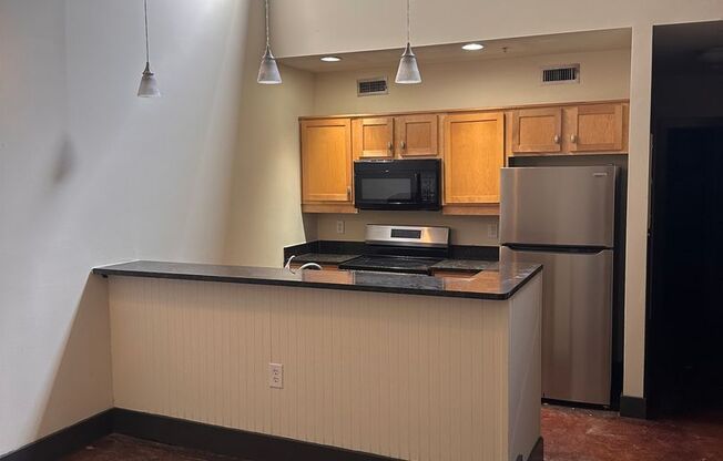 2 beds, 2 baths, 850 sqft, $1,399, Unit APT 106