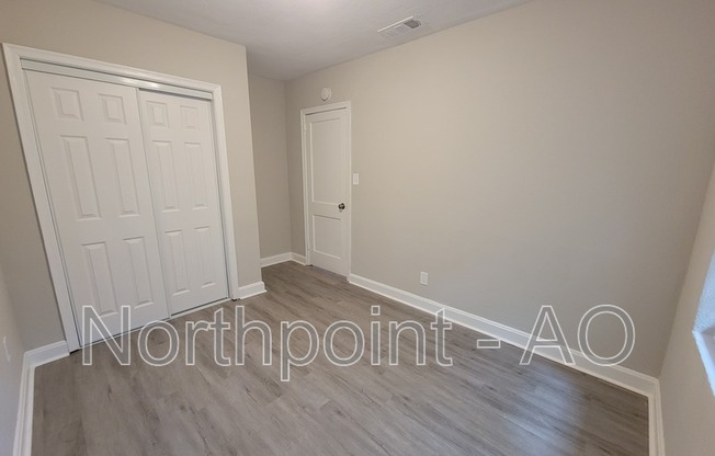 3 beds, 1 bath, 1,000 sqft, $1,075