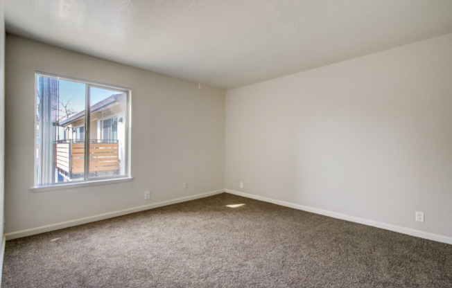 2 beds, 1 bath, 1,015 sqft, $1,795, Unit 052