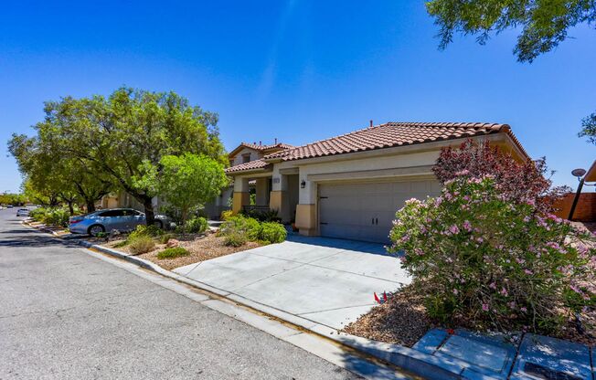 South Summerlin Single Story Pool And Spa Home