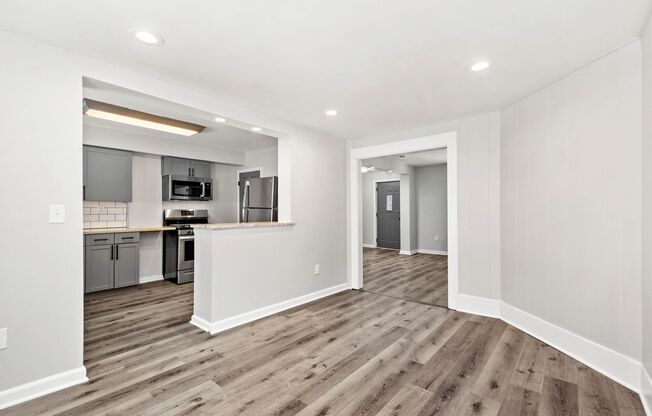 Beautiful 3 bedroom home in Pittsburgh available July 1!