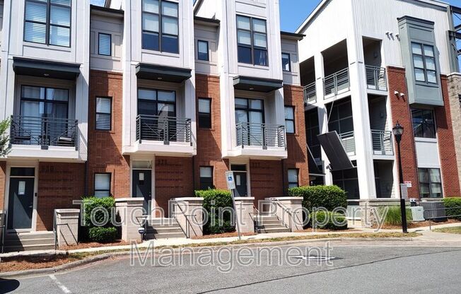 926 E 8 ST