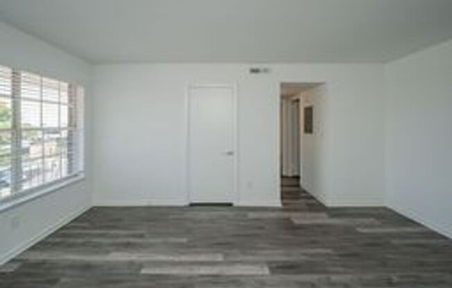 2 beds, 1 bath, 725 sqft, $1,294, Unit 3407A