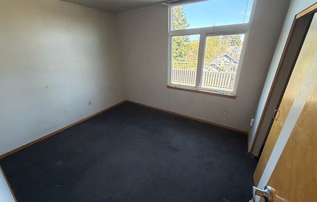 2 beds, 1 bath, 915 sqft, $2,275, Unit 414