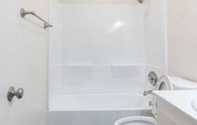 2 beds, 2 baths, 925 sqft, $2,095, Unit 15