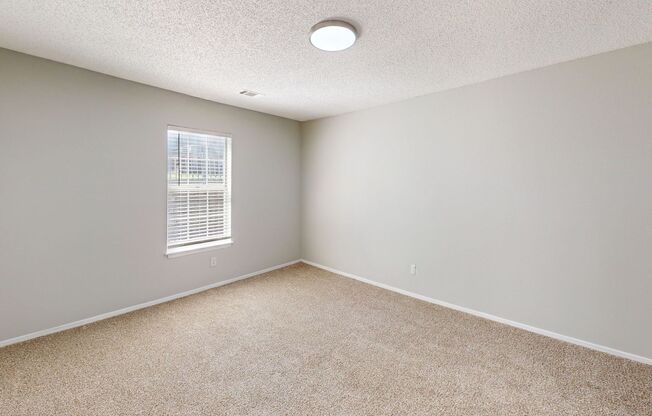 1 bed, 1 bath, 707 sqft, $1,100, Unit I14