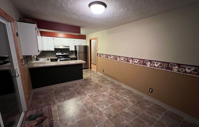 Spacious Ranch Style Home in Chateau Crest for Lease - 5408 NE 49th St