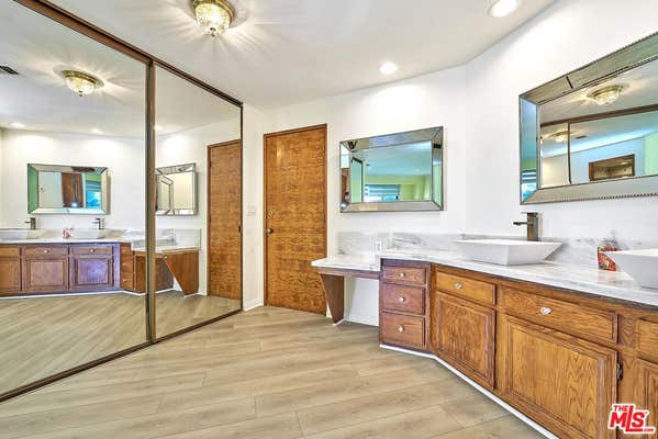 4460 Wilshire Blvd Apt 403