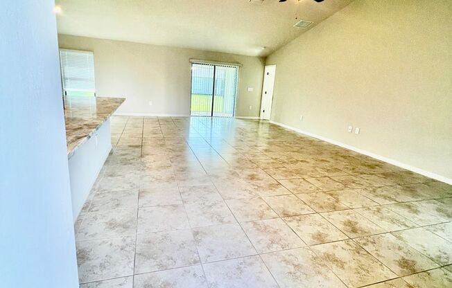 Cape Coral Gem: Stylish 3BR/2BA Home with Double Shower, Screened Lanai, and Pet-Friendly Perks!