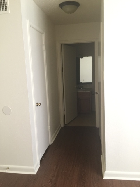 2 beds, 2 baths, 1,000 sqft, $975, Unit 8361-A