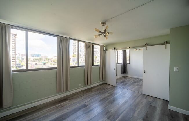 Available now! 2BD/1BA/1PKG at 1040 Kinau in Makiki.