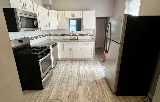 Beautiful 3-Bedroom Townhouse in Port Richmond! Available NOW!