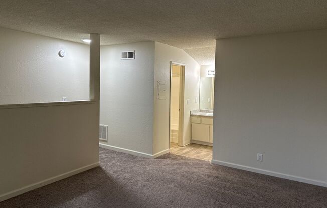 1 bed, 1 bath, $1,595, Unit 35