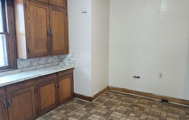 4 beds, 1 bath, $1,495